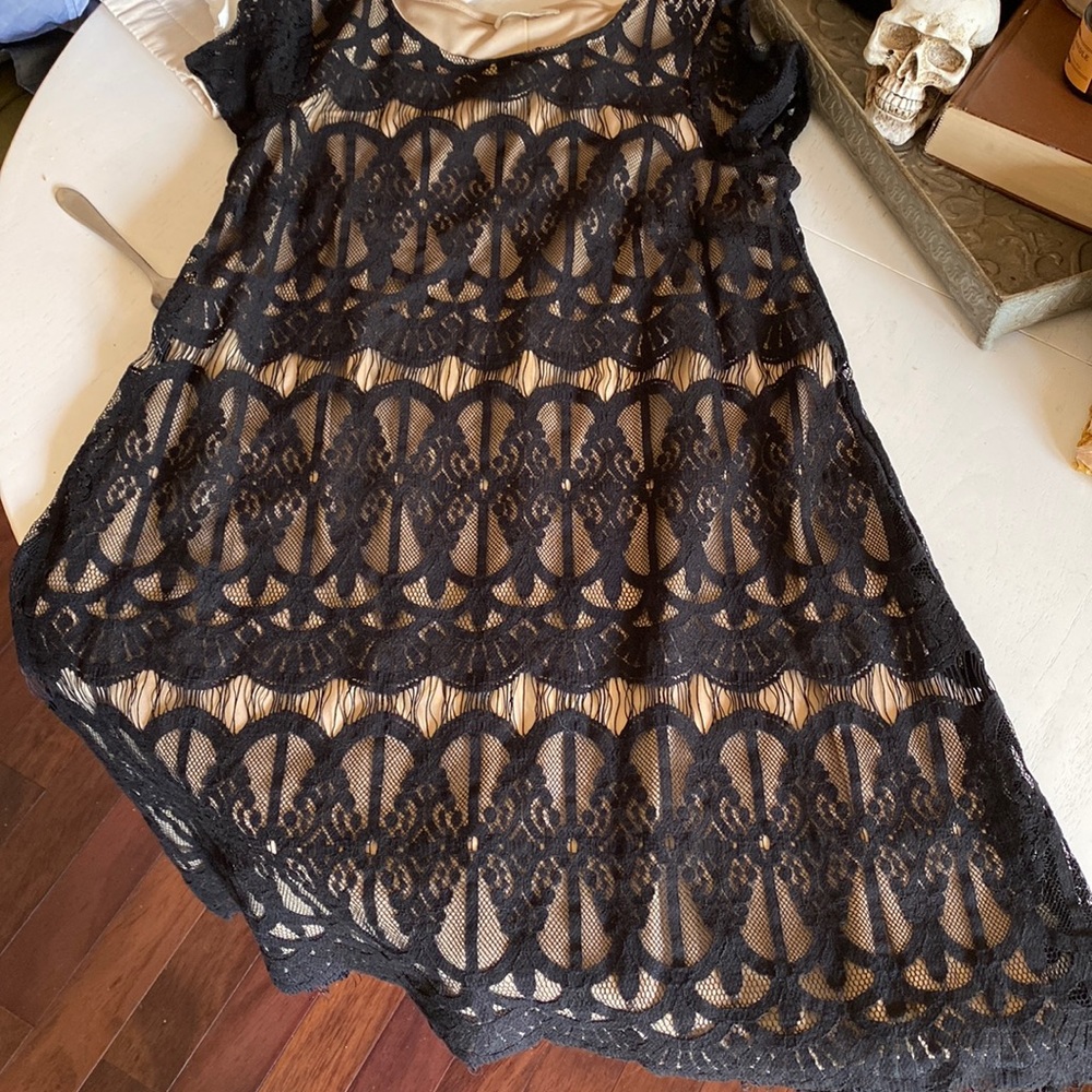 Black lace number
